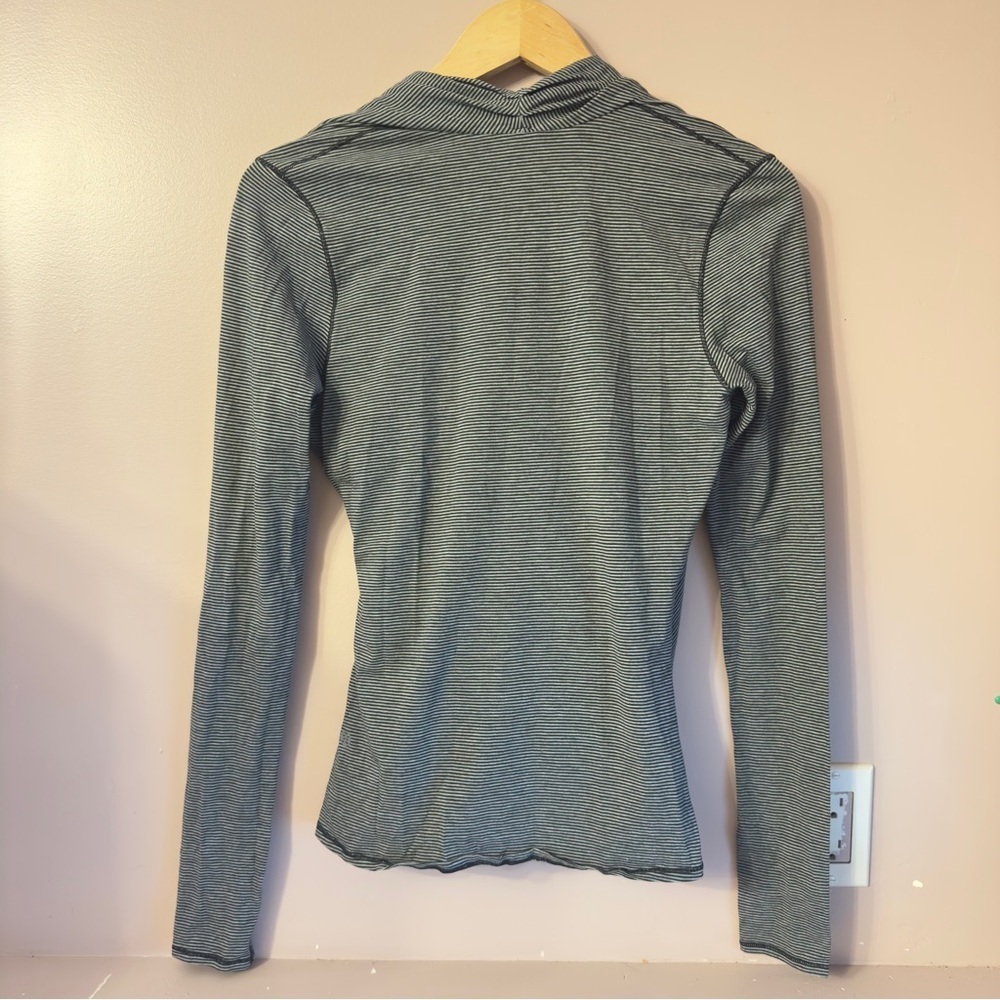 Lululemon Radiant Longsleeve Tonka Stripe Black Heathered Grey Women Size 4 - Picture 10 of 10